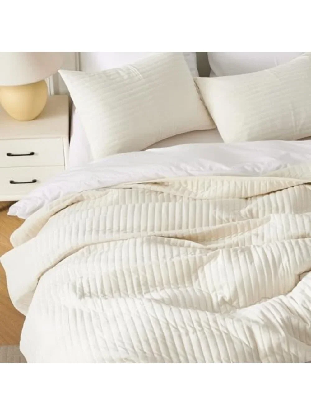 Luxurious Velvet Quilt Set Queen Size with 2 Pillow Shams - Soft Quilted Bedding
